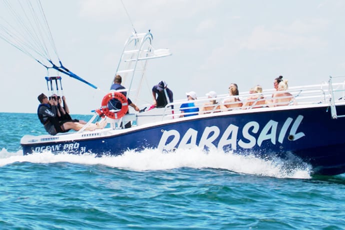 Parasail Englewood observer group boat